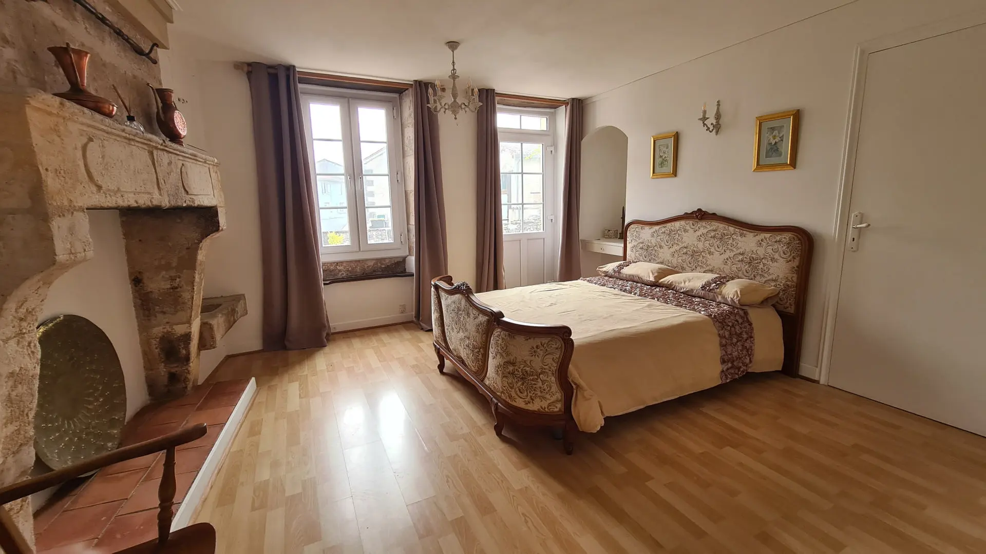 Village House Of 300 M² With 2 Guest Houses And Swimming Pool In [location]