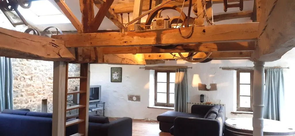 Gîte Of 3.8 Ha With Views, Outbuildings, Woodland In Lakeside Paradise