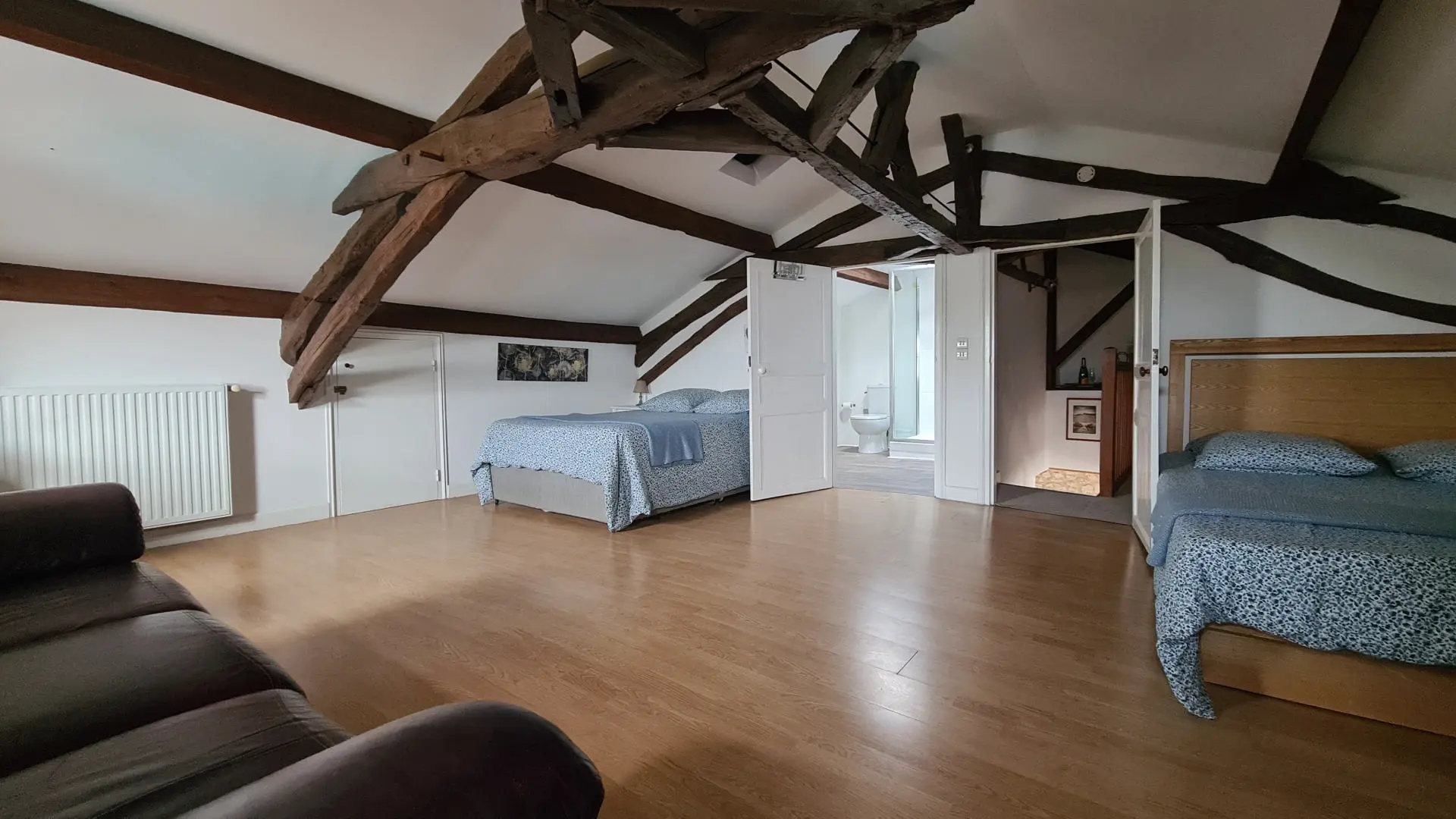 Village House Of 300 M² With 2 Guest Houses And Swimming Pool In [location]