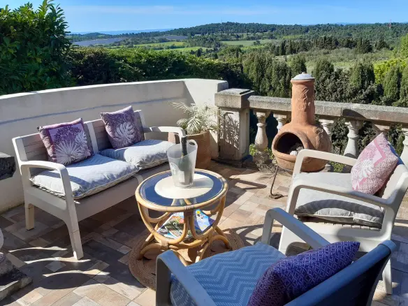4-bedroom Villa In Palaja, France (130 M²)