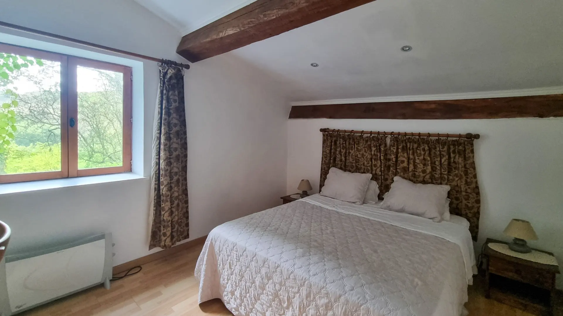 7-bedroom Stone Country Estate With Income Potential