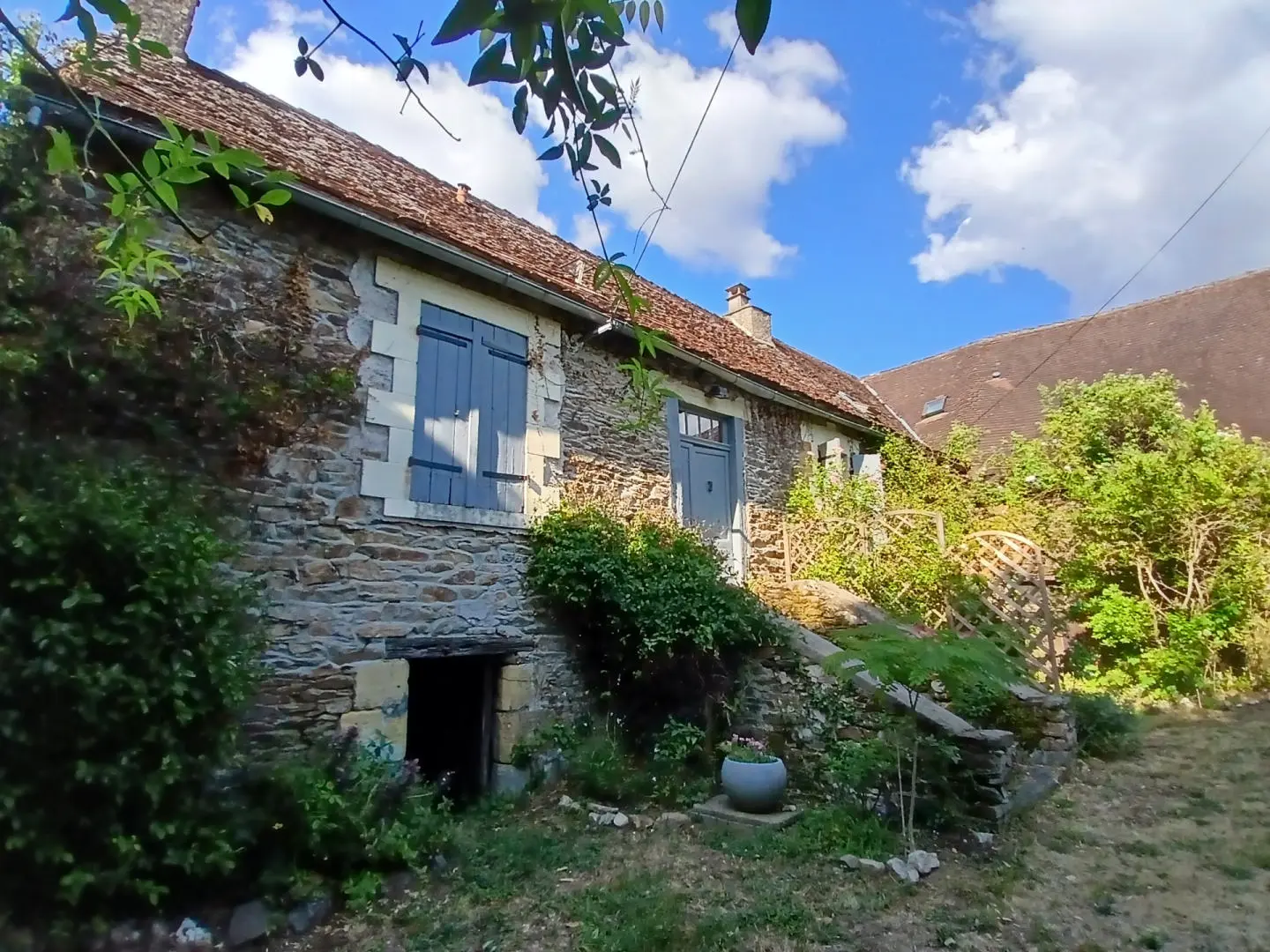 Barn Conversion And Stone Cottage With Pool And Views In [location]