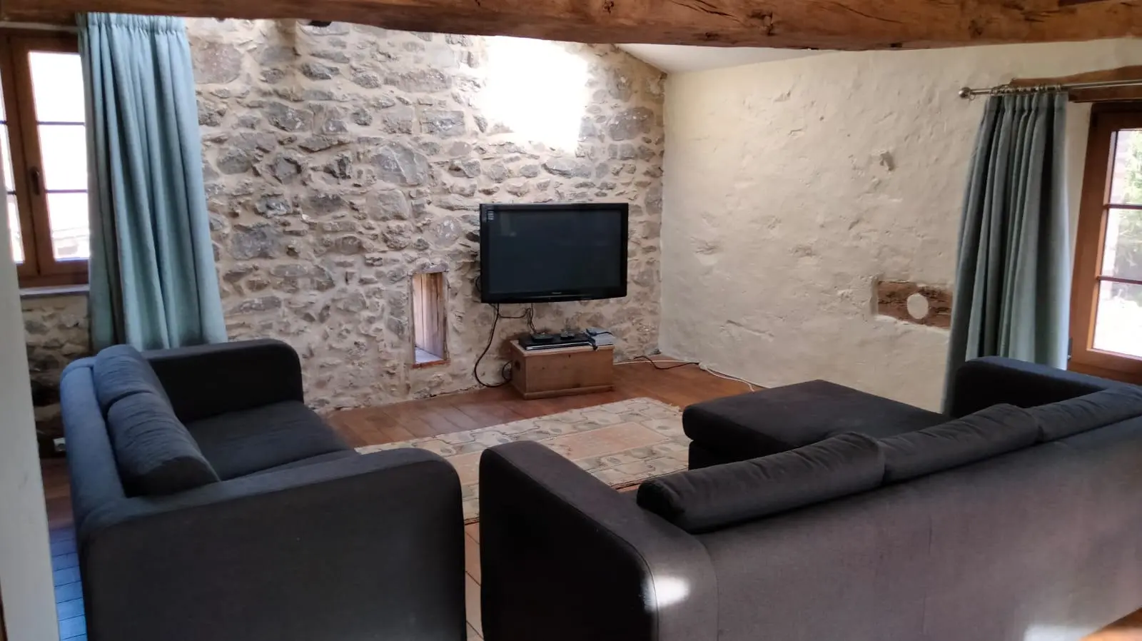 Gîte Of 3.8 Ha With Views, Outbuildings, Woodland In Lakeside Paradise