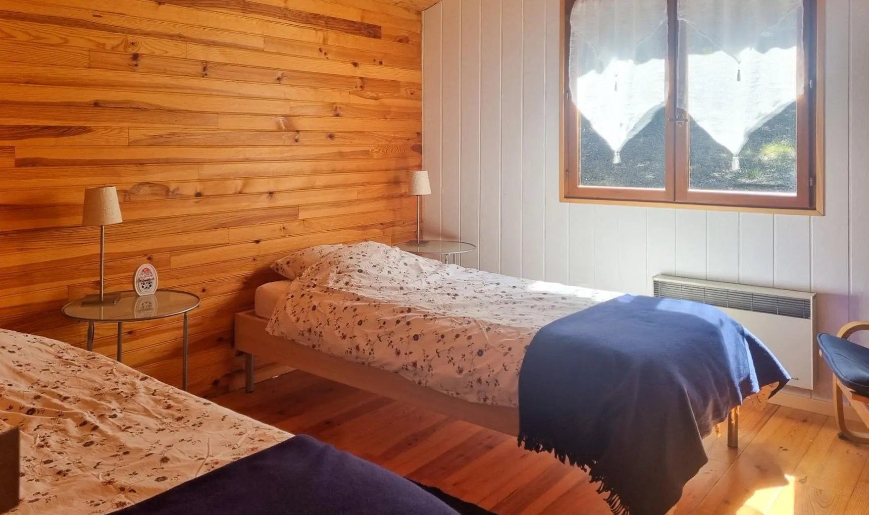 Bespoke 4 Bedroom Wooden Home With Mountain Views In Woodland