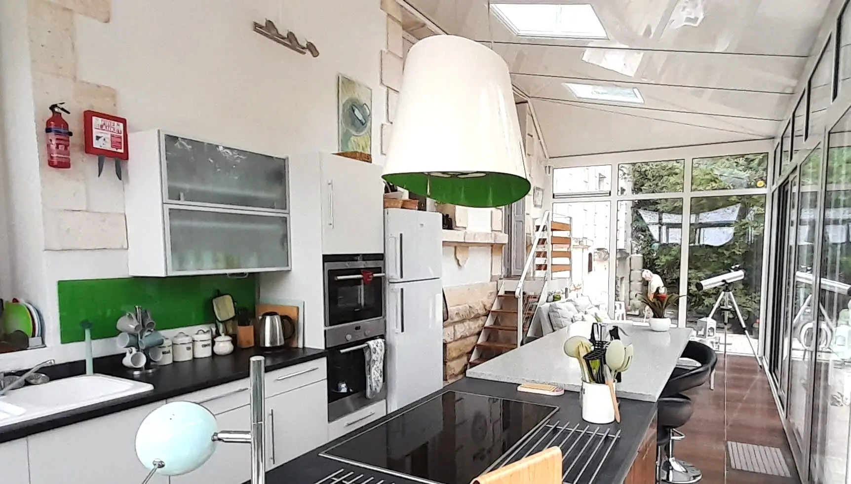House Of 200 M² With 5 Bedrooms And Guest House, Pool In Verteuil Sur Charente