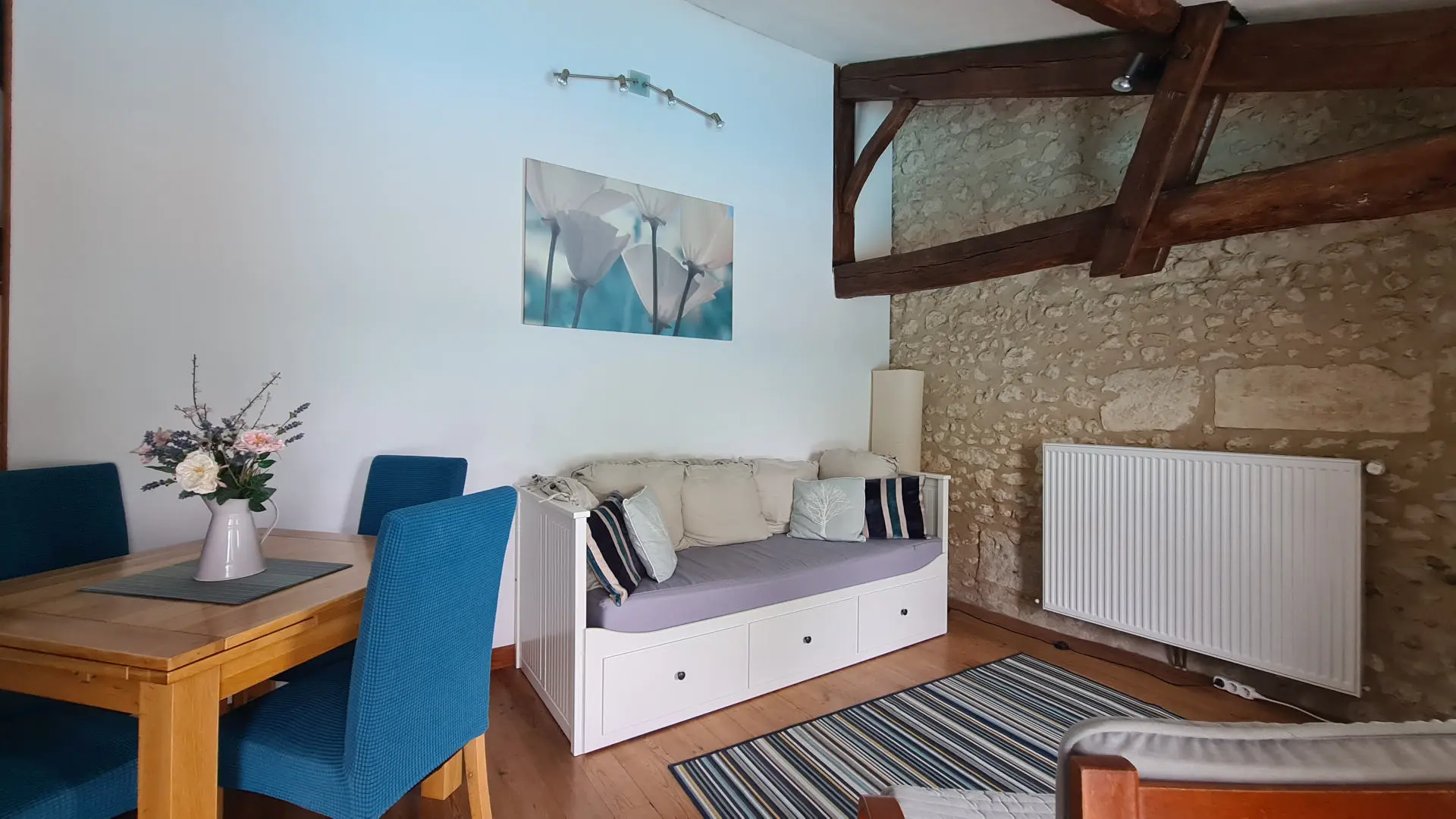 Village House Of 300 M² With 2 Guest Houses And Swimming Pool In [location]
