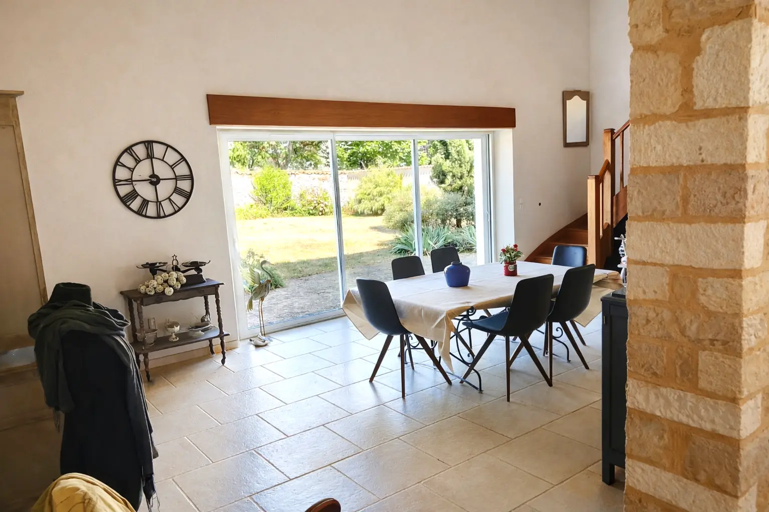 Old Stone Longère Of 250 M² With Guesthouse, Barn, Pool, And Views Near Angoulême