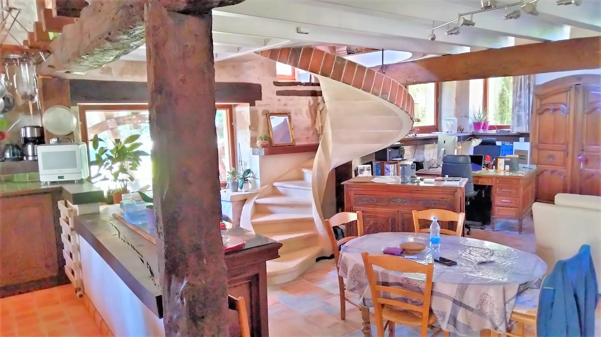 Stone Mill Of 0 M² With River And Barn In Charente