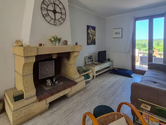 4-bedroom Villa In Palaja, France (130 M²)