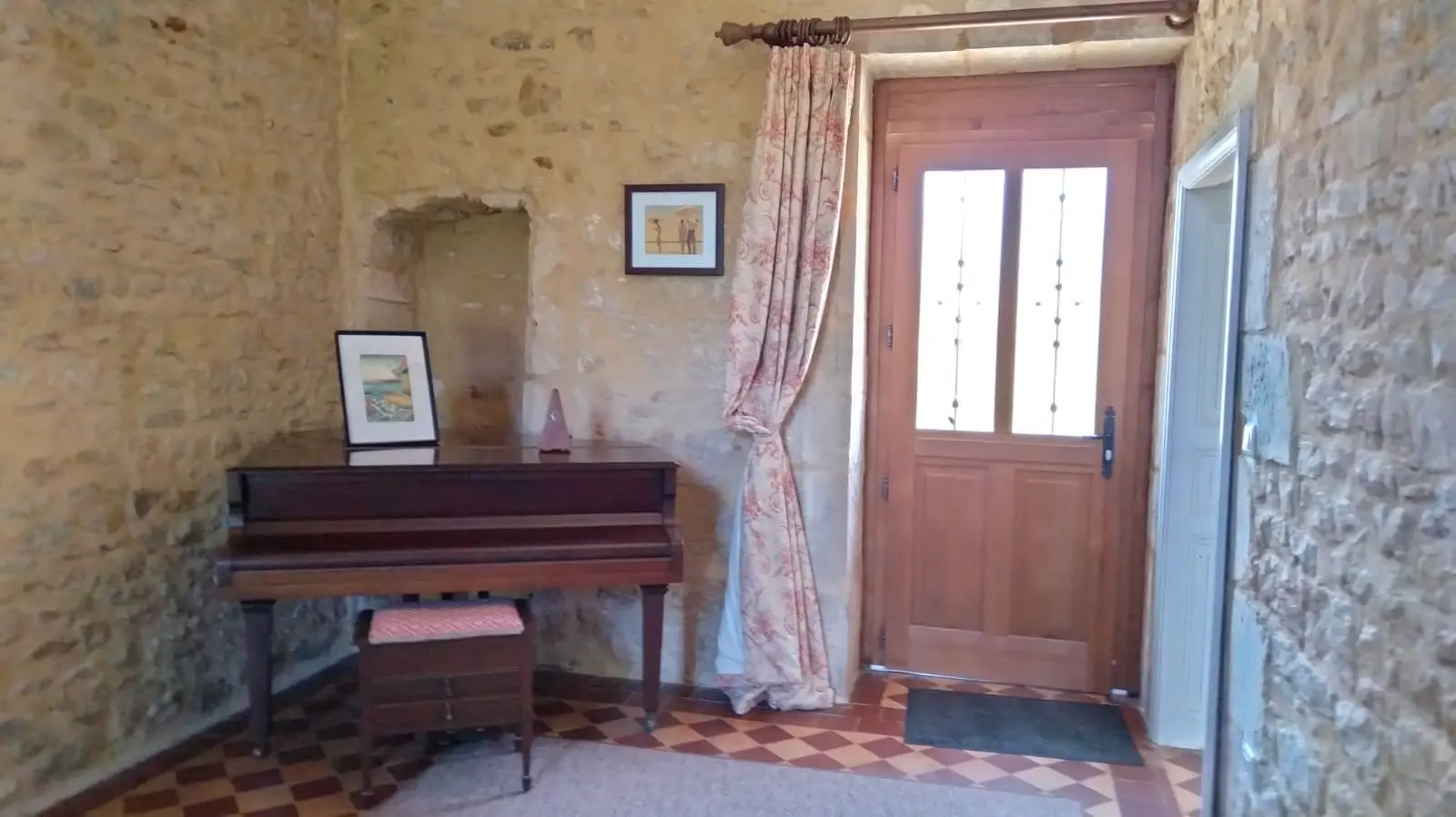 Manor House Of 0 M² With Pool, Barn In Vienne