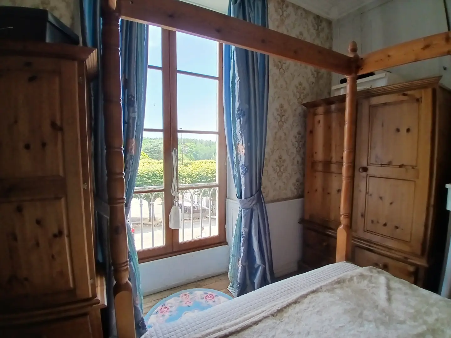 Village House Of 14 Rooms With Château Views In Dordogne