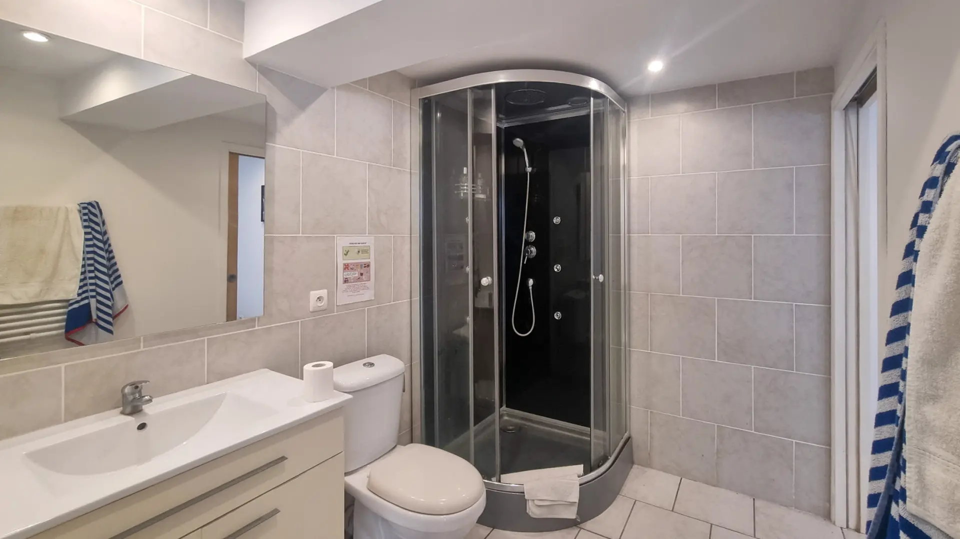 7-bedroom Stone Country Estate With Income Potential