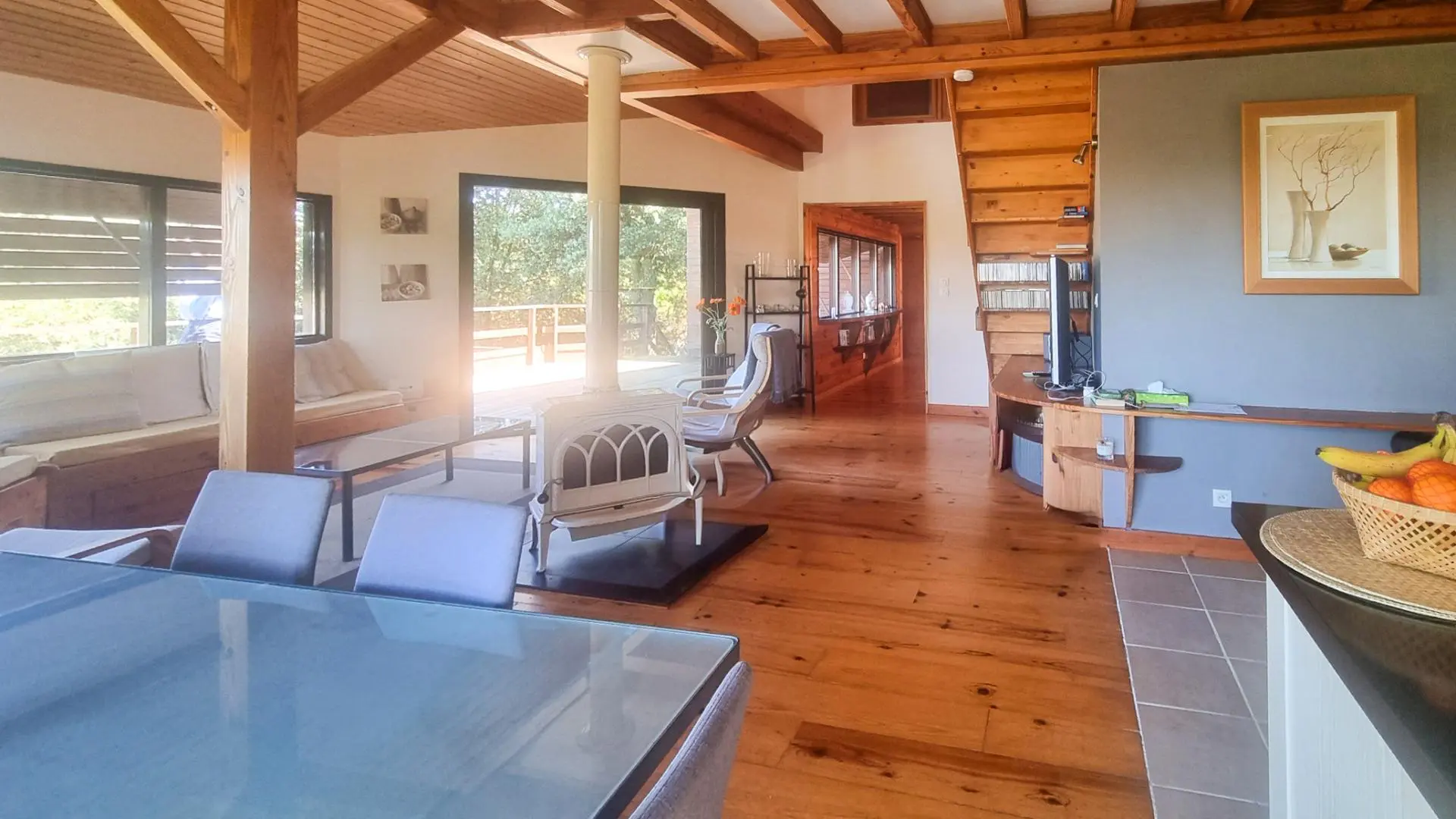 Bespoke 4 Bedroom Wooden Home With Mountain Views In Woodland