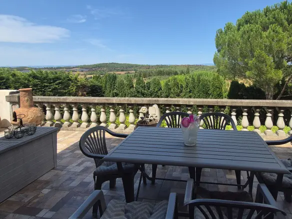 4-bedroom Villa In Palaja, France (130 M²)