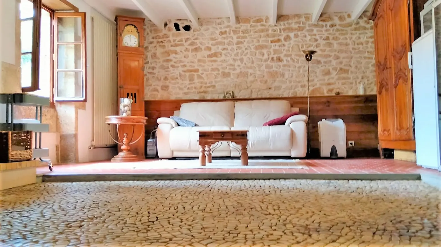 Stone Mill Of 0 M² With River And Barn In Charente