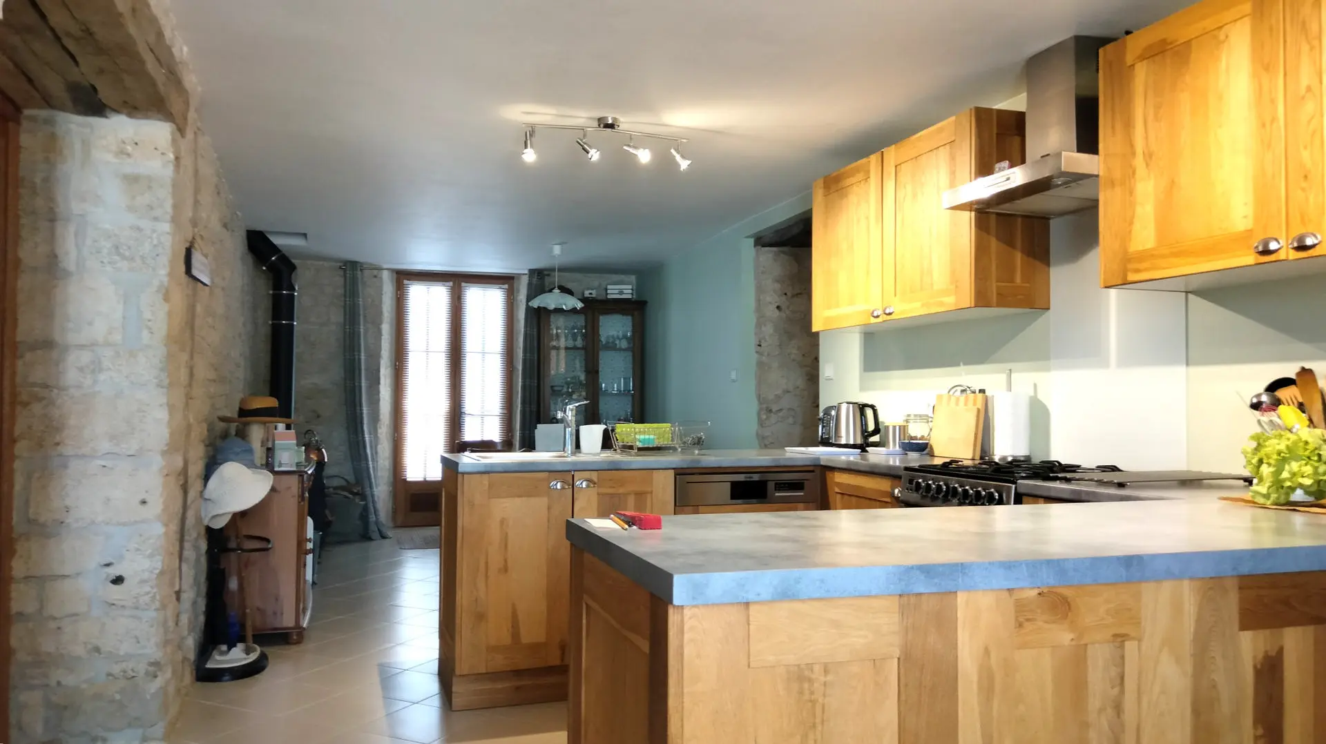 Detached Village House Of 0 M² With Views And Country Gardens In Verteuil