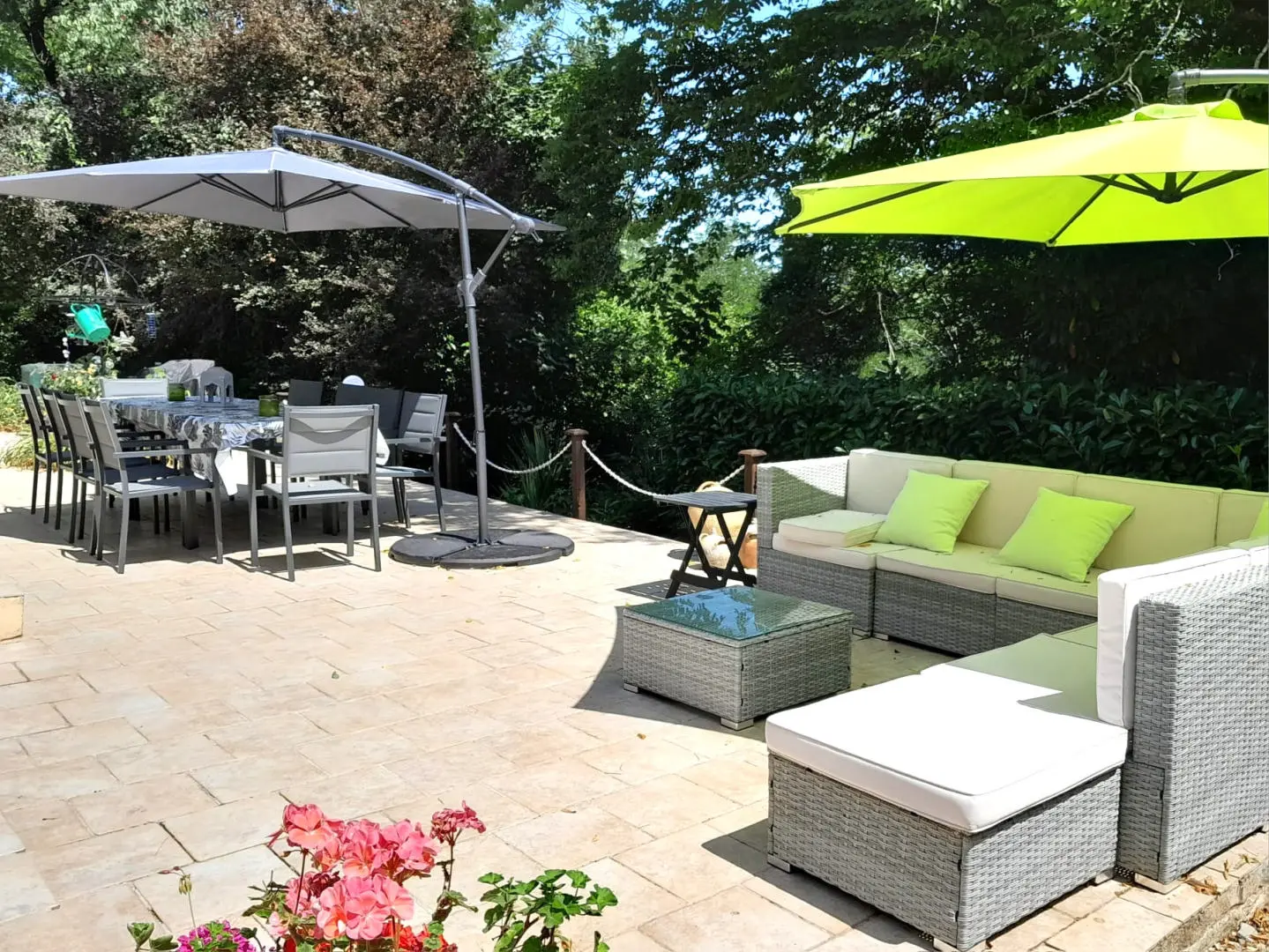 House Of 200 M² With 5 Bedrooms And Guest House, Pool In Verteuil Sur Charente