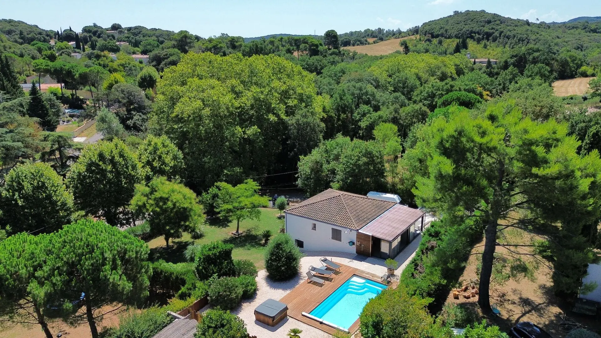 3-bedroom House In Alairac, France (107 M²)