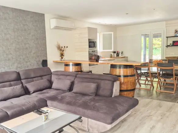 3-bedroom House In Alairac, France (107 M²)