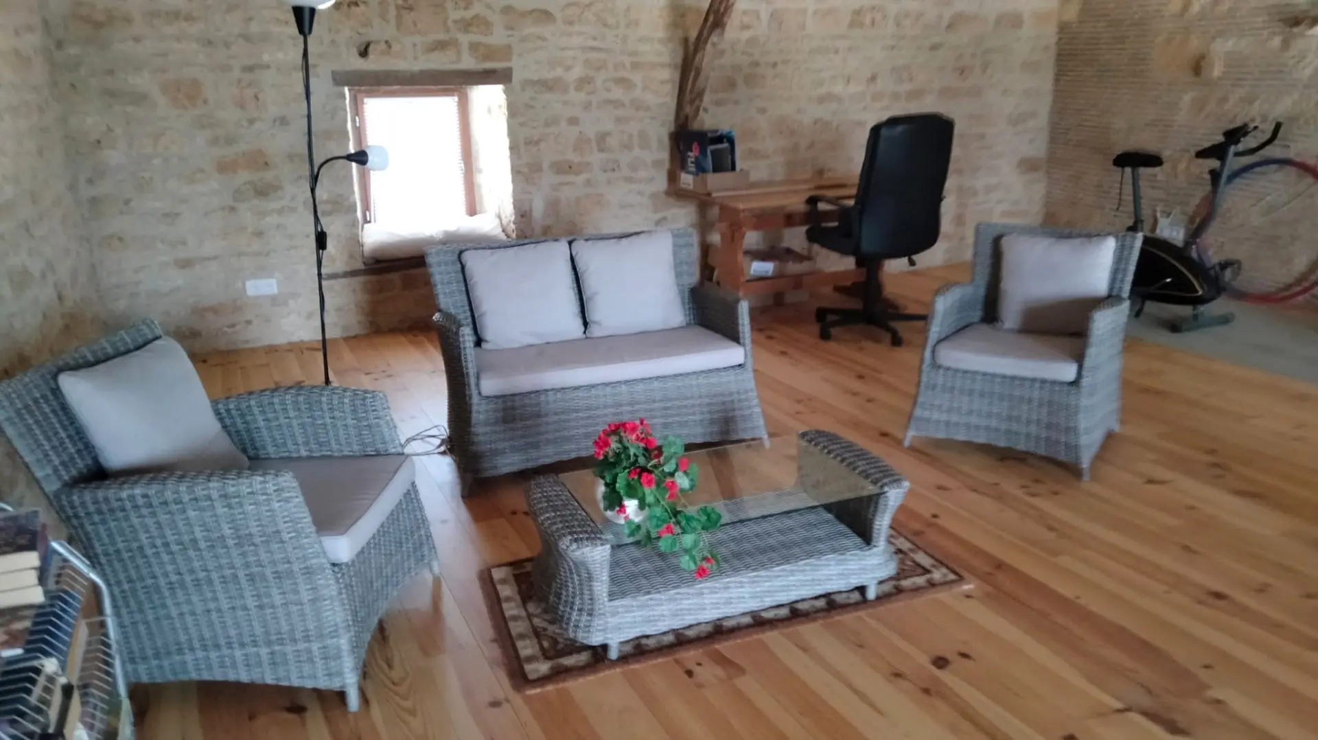 Detached Village House Of 0 M² With Views And Country Gardens In Verteuil