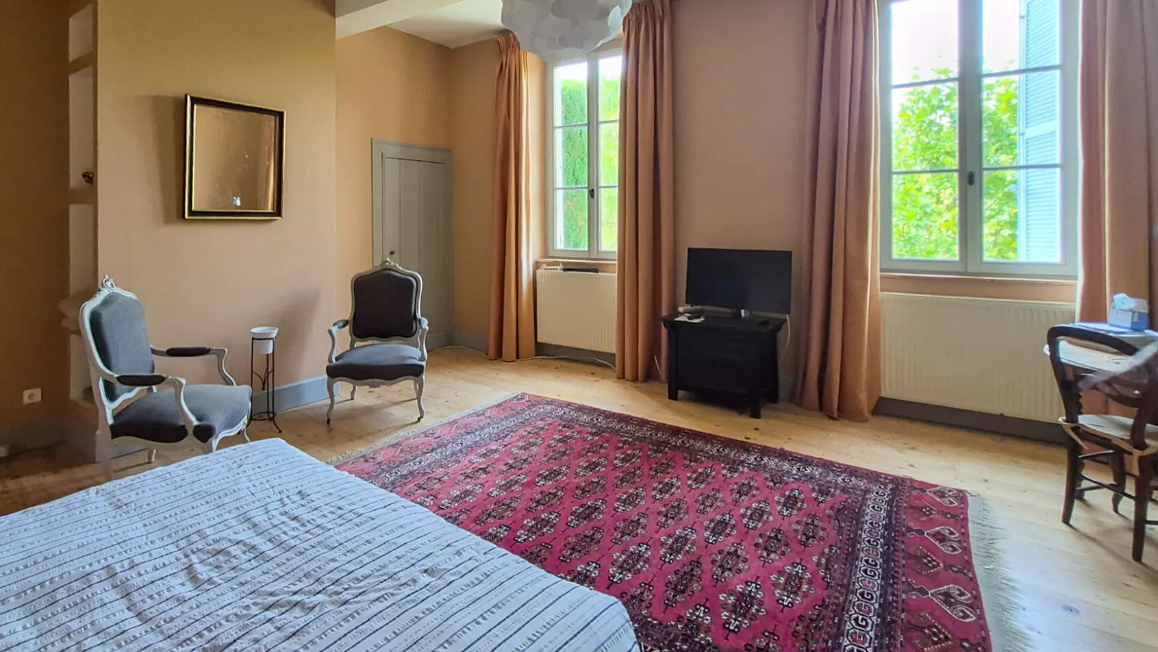 Manor Of 5,000 M² With Independent Accommodation And Pool In Lauragais
