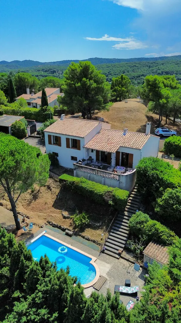 4-bedroom Villa In Palaja, France (130 M²)