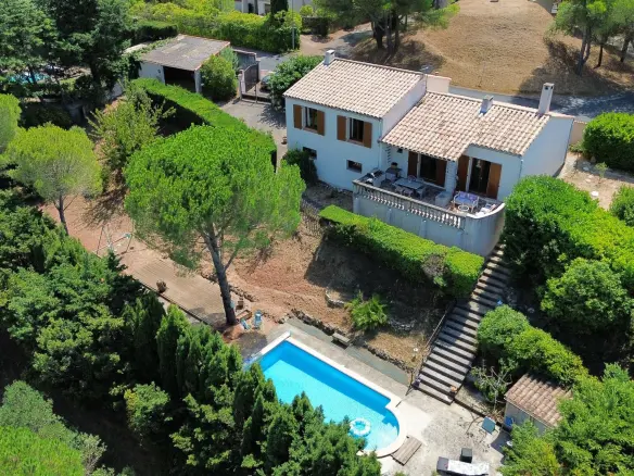 Villa Of 4 Bedrooms With Pool, Open Views, And Potential In Carcassonne