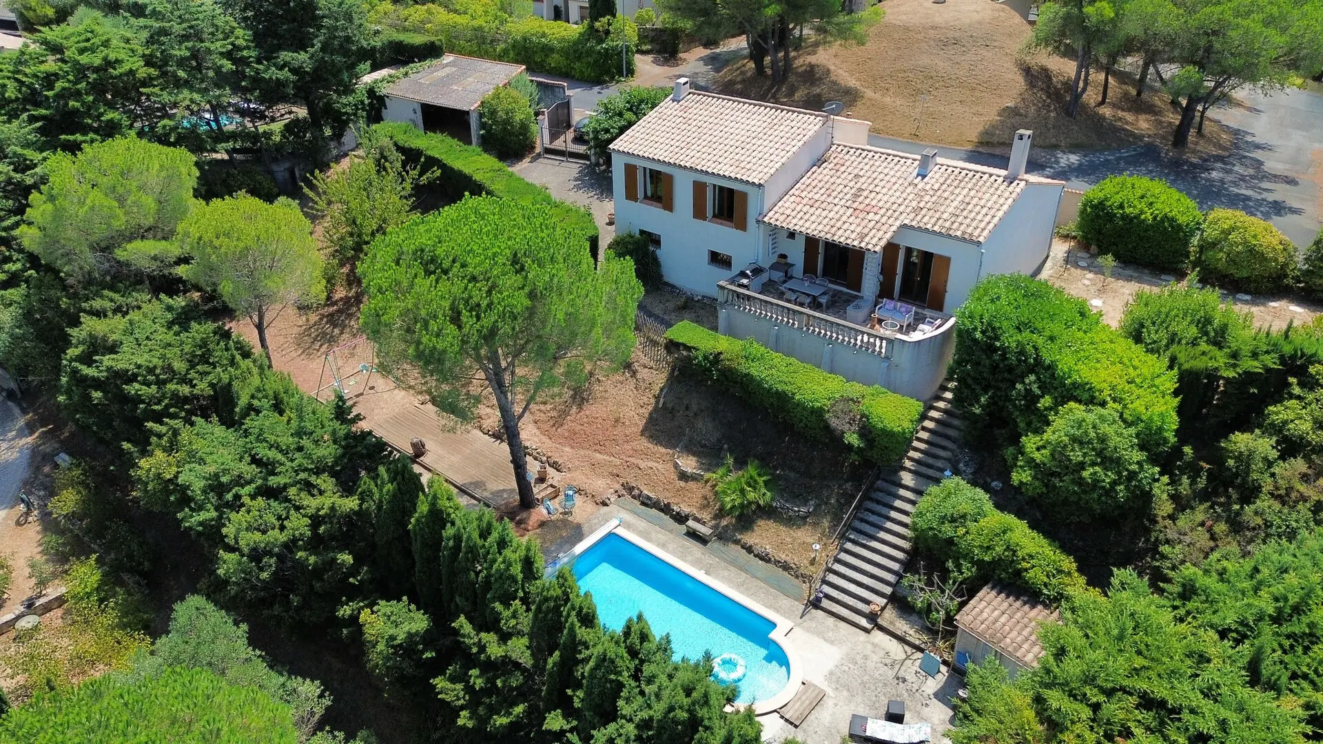 Villa Of 4 Bedrooms With Pool, Open Views, And Potential In Carcassonne