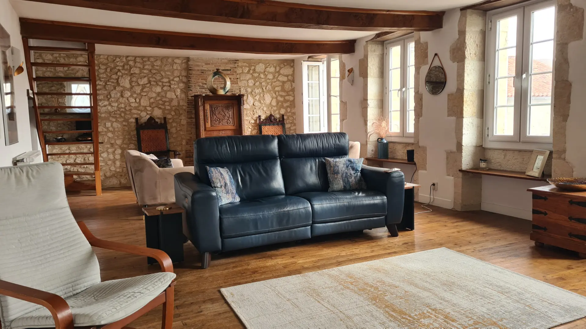 Village House Of 300 M² With 2 Guest Houses And Swimming Pool In [location]