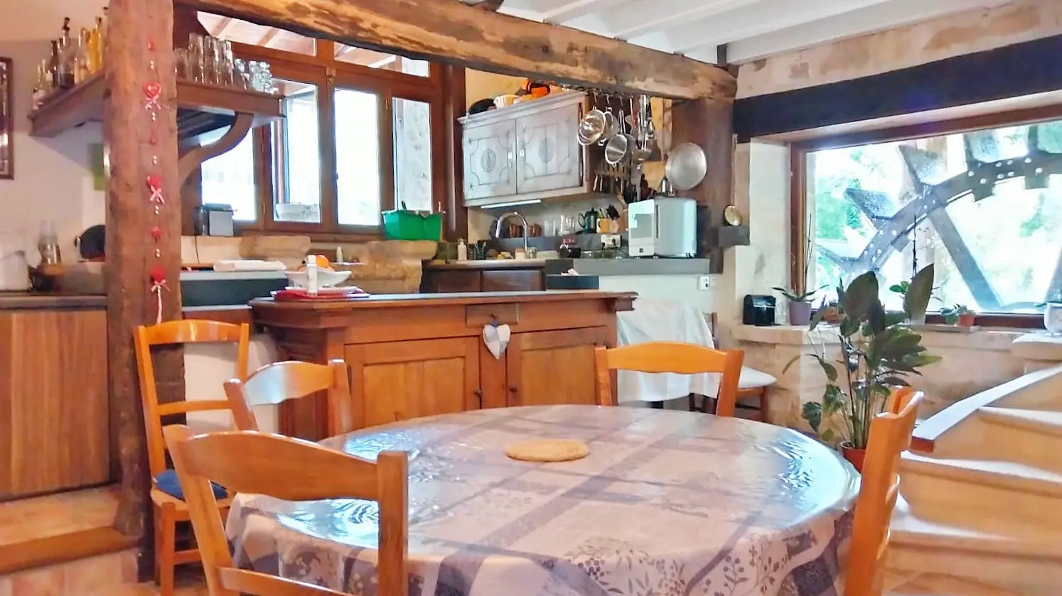 Stone Mill Of 0 M² With River And Barn In Charente