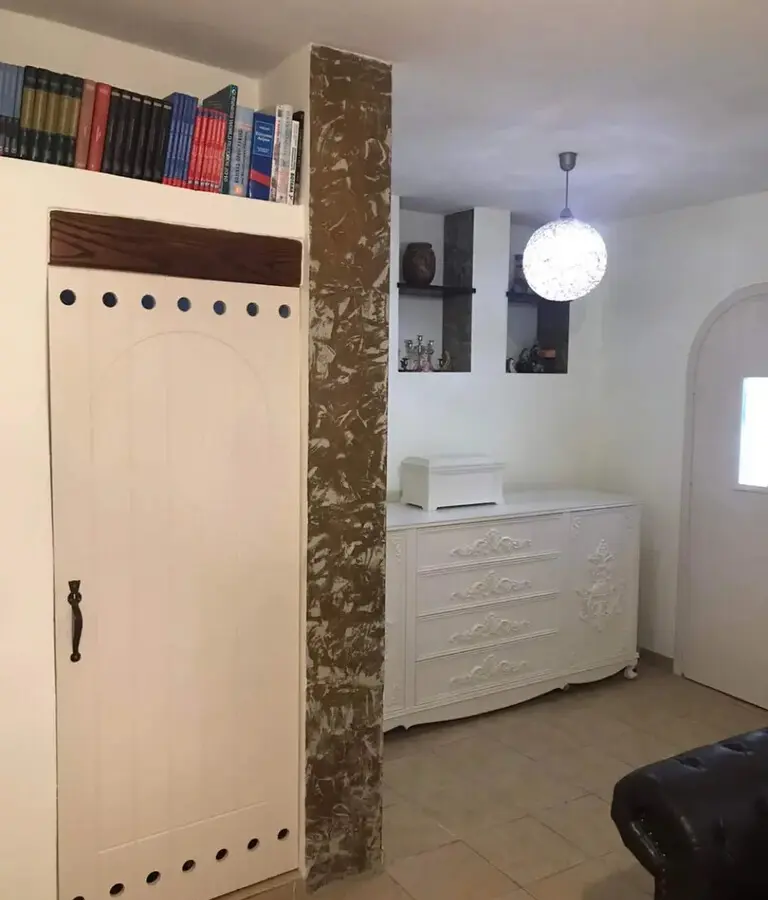 Complex In Santorini, Greece (217 M²)