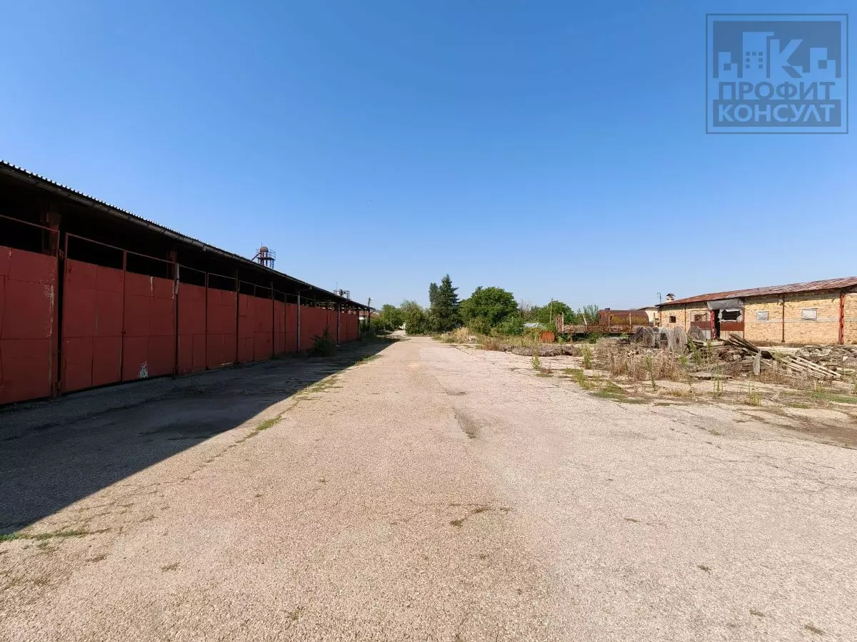 Plot Of Land With Warehouse In Parvomaytsi Village, Gorna Oryahovitsa Municipality