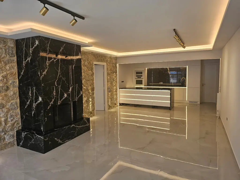 Flat Of 130 M² In Athens