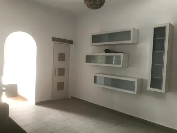 Complex In Santorini, Greece (217 M²)