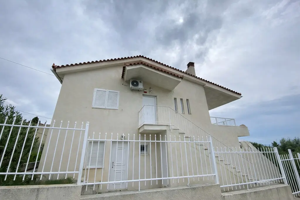 Detached House Of 247 M² In Peloponnese