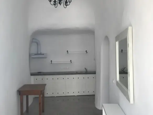 Complex In Santorini, Greece (217 M²)