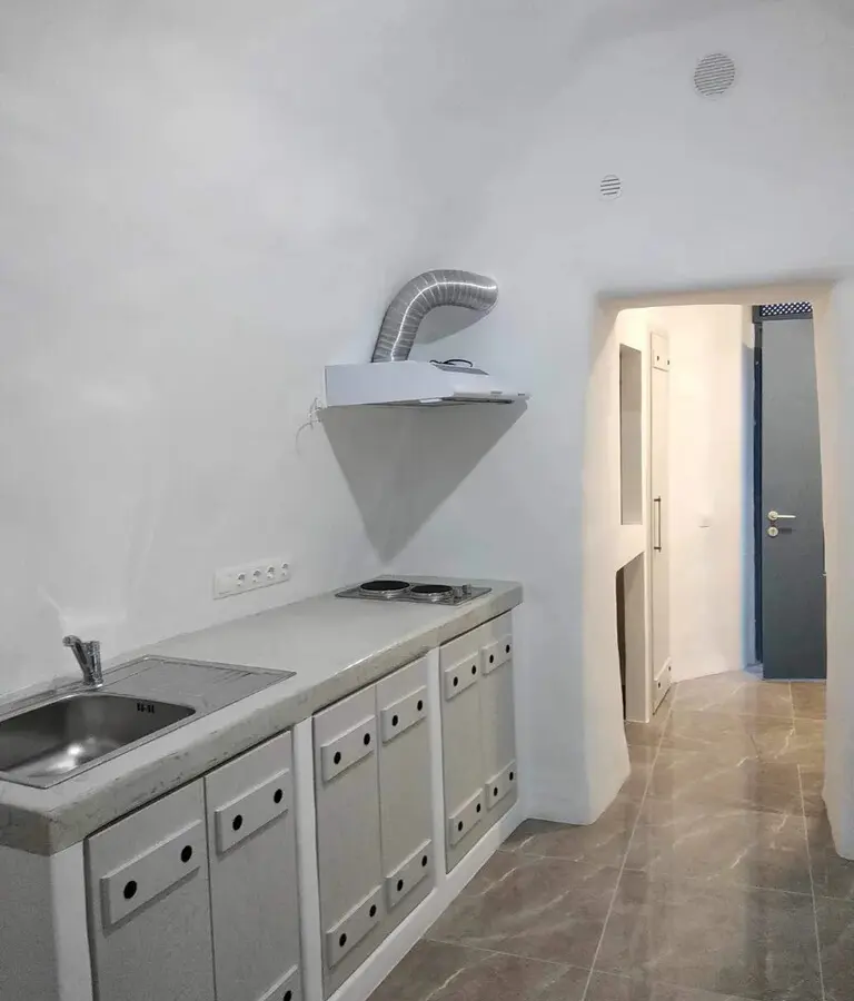 Complex In Santorini, Greece (217 M²)