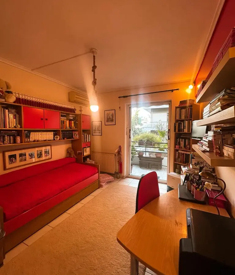 Flat Of 137 M² In Attica