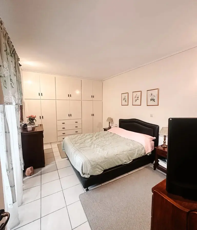 Flat Of 137 M² In Attica