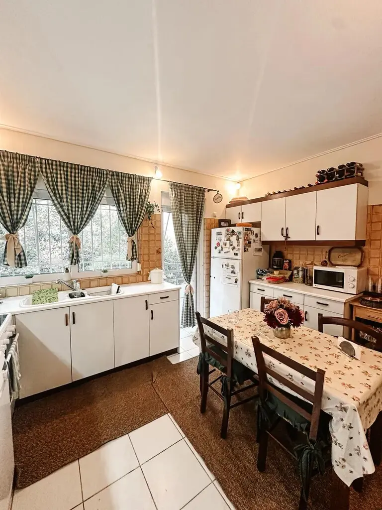 Flat Of 137 M² In Attica