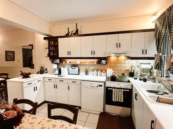 3-bedroom Flat In Nea Chalkidona, Greece (137 M²)