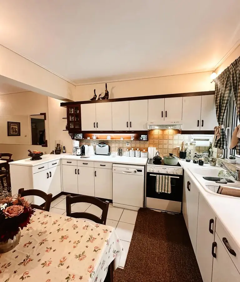 Flat Of 137 M² In Attica