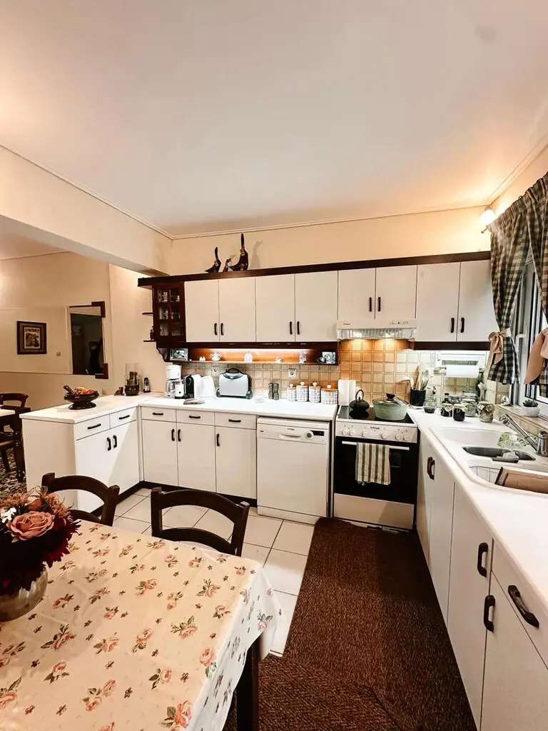 Flat Of 137 M² In Attica