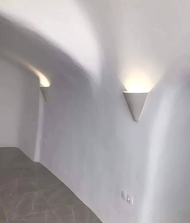 Complex In Santorini, Greece (217 M²)
