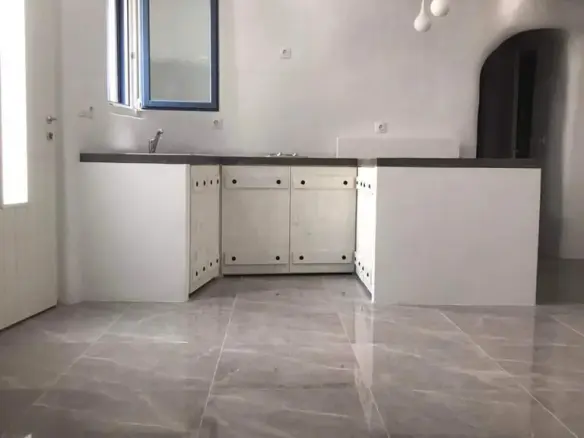 Complex In Santorini, Greece (217 M²)