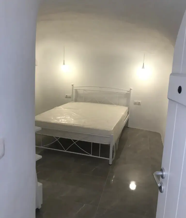 Complex In Santorini, Greece (217 M²)