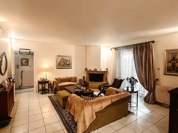 Flat Of 137 M² In Attica