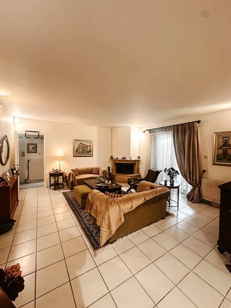 Flat Of 137 M² In Attica