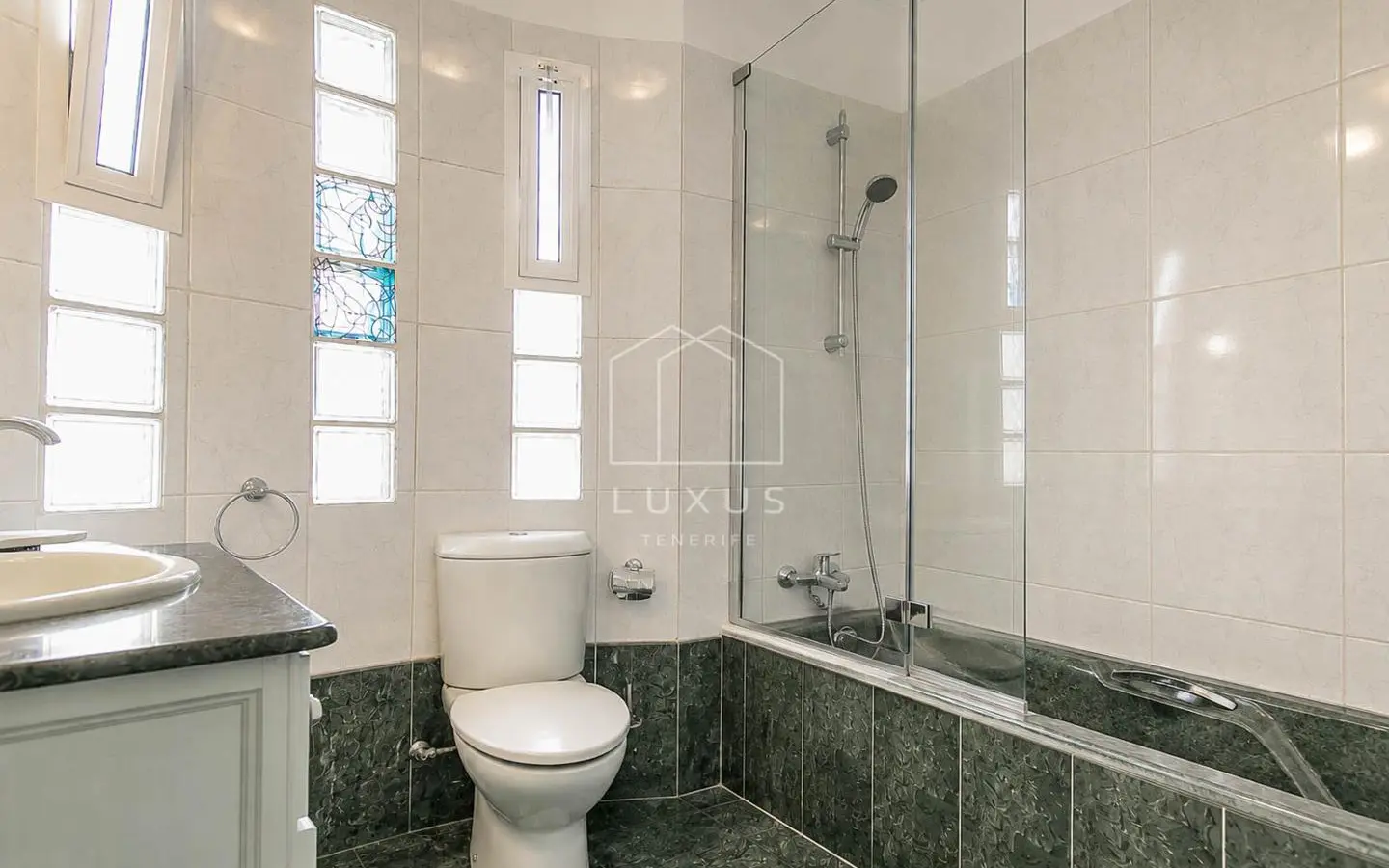 6-bedroom Villa In Santa Úrsula, Spain (360 M²)