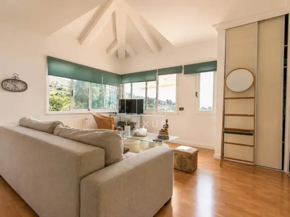 6-bedroom Villa In Santa Úrsula, Spain (360 M²)